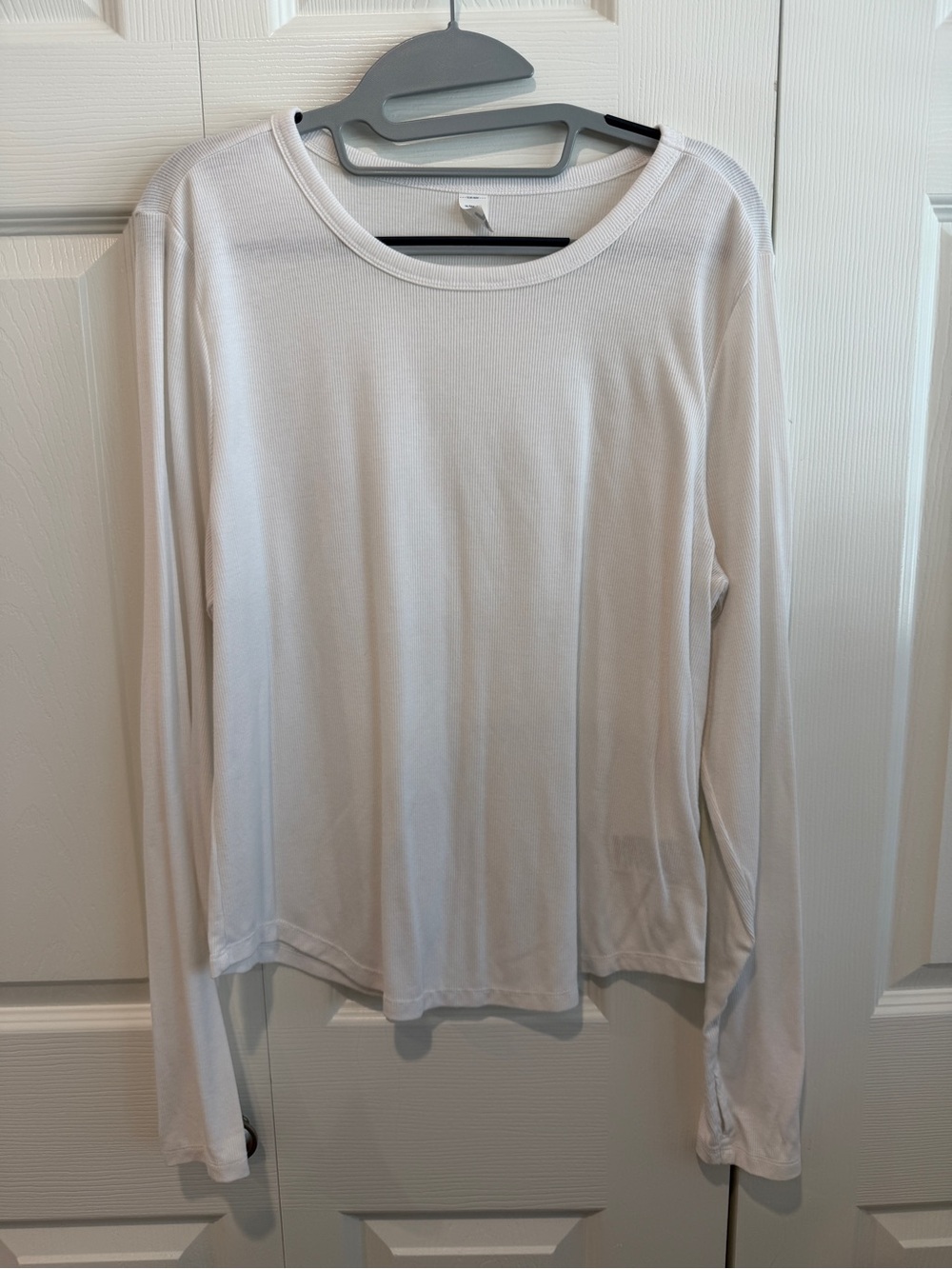 Old Navy ultralite go dry White Long Sleeve Ribbed Athletic Tee